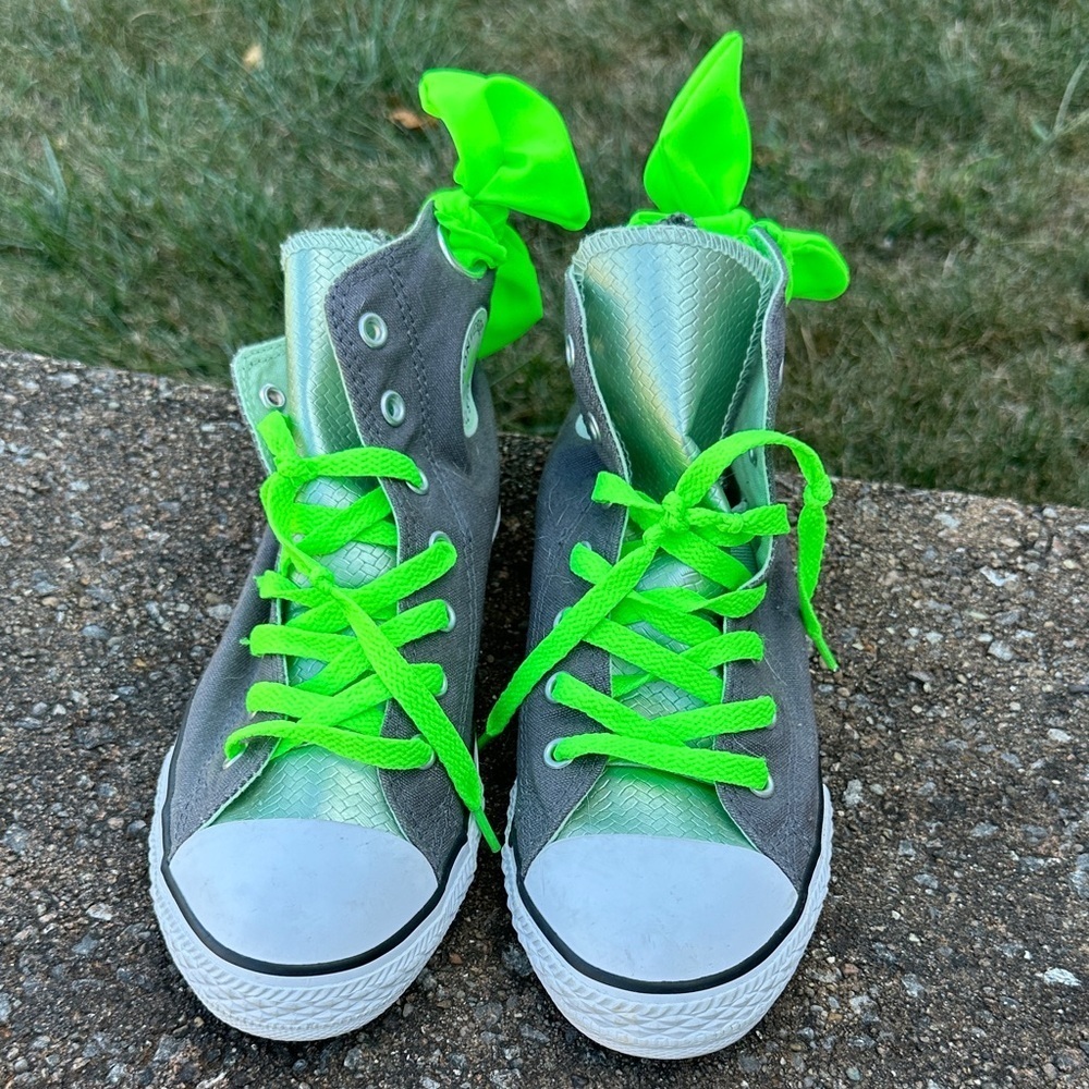 Kids High-Top Sneakers with Bright Green Highlights